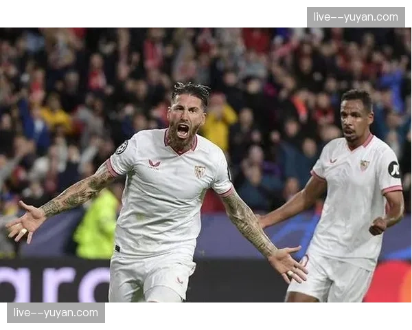 塞维利亚后场组织者缺失，中场球员客串中卫风险显现